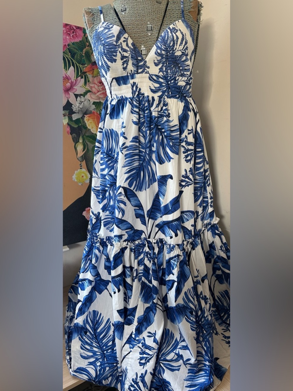 BCBG PALM CABO BLU MAXI DRESS L ADJUSTABLE STRAPS,SMOCKED WAIST,BACK TIE CLOSURE - Picture 2 of 10